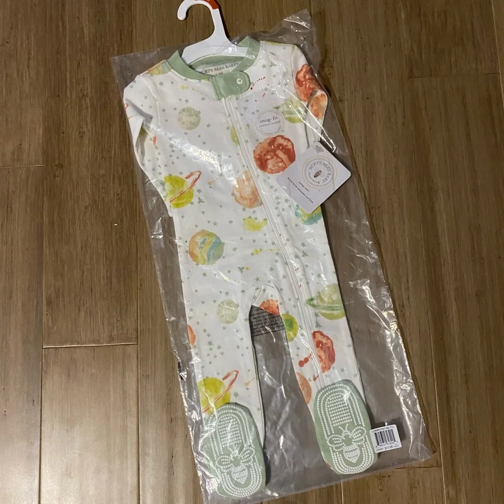 ⭐️NWT! Burts Bees Baby zip-up Pj’s, size 6-9mo - Picture 1 of 7